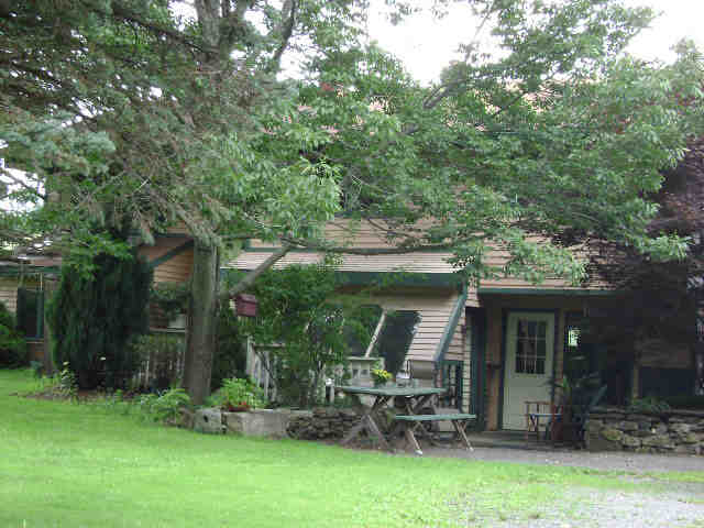 Building photograph for 389 MAGNOLIA HILL RD
